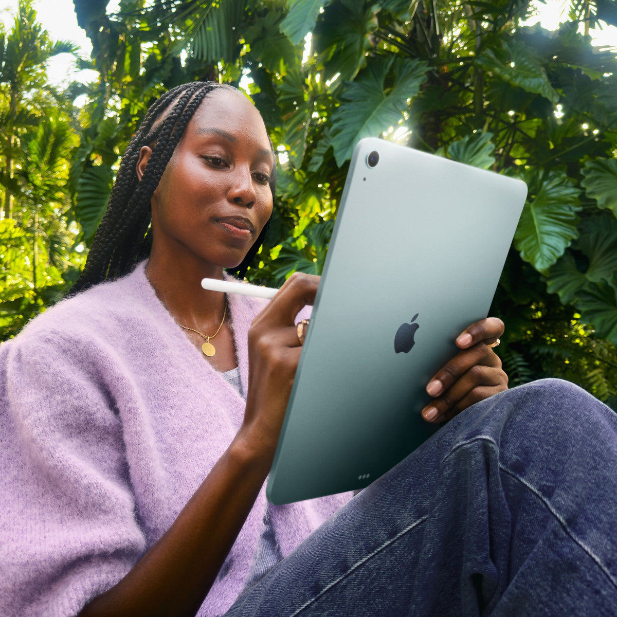 iPad_Air_13-inch_M3_WiFi_Blue_PDP_Image_Position_8__ITIT